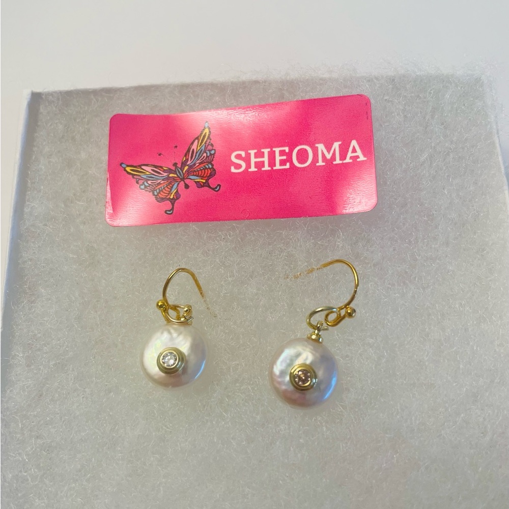 White Coin Pearl Dangle Earring with Clear Crystal Center   NET